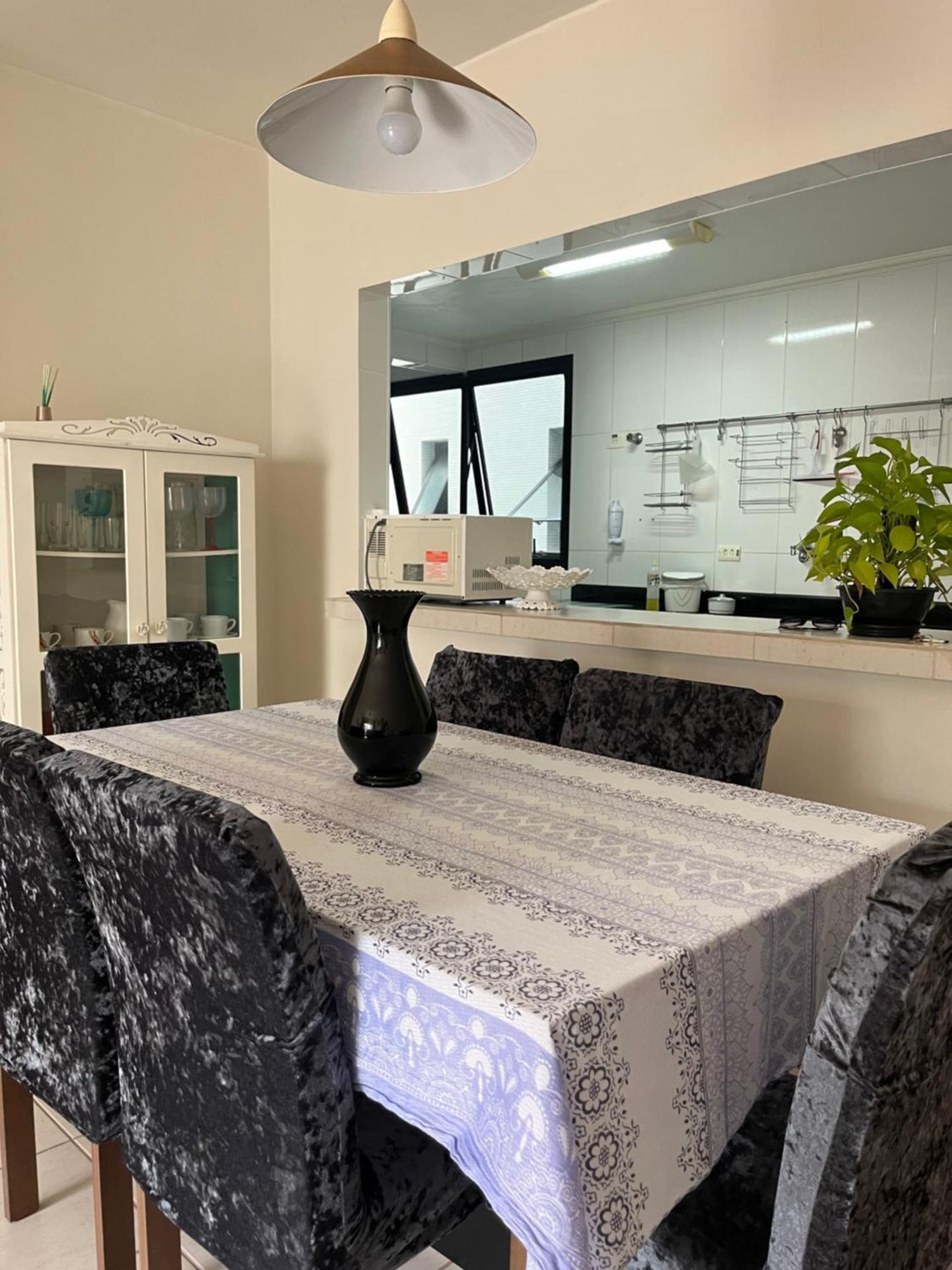 Apartamento Amplo A Menos De 400 Metros Da Praia Localizado Proximo A Praca Da Brunella, Area Nobre Do Guaruja. Eksteriør billede